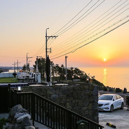 Plumeria Pension Jeju Buitenkant foto