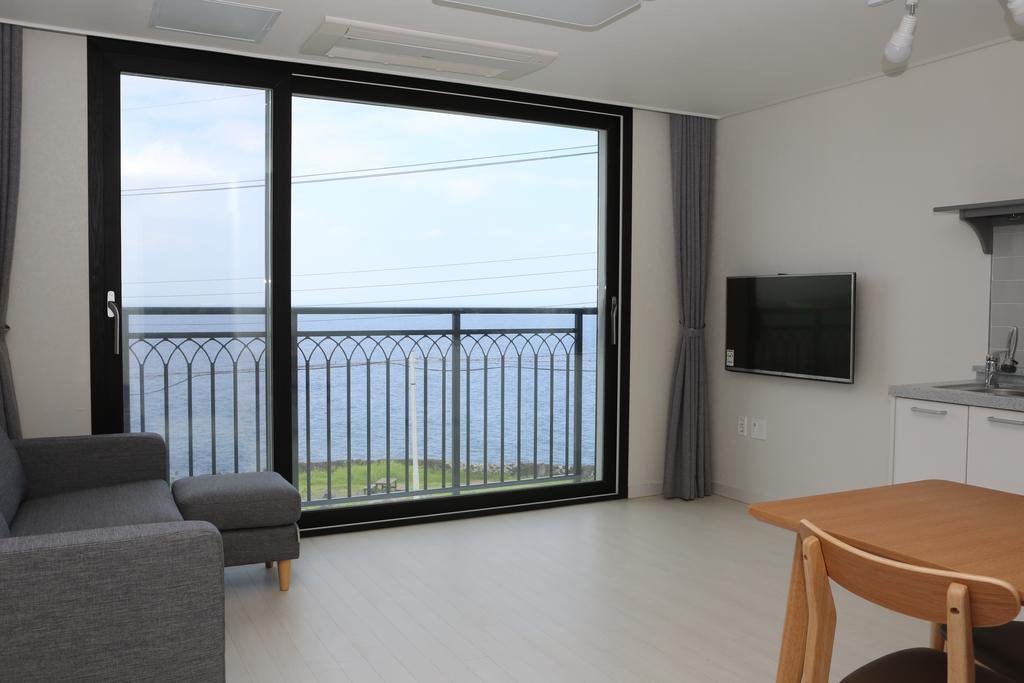 Plumeria Pension Jeju Buitenkant foto