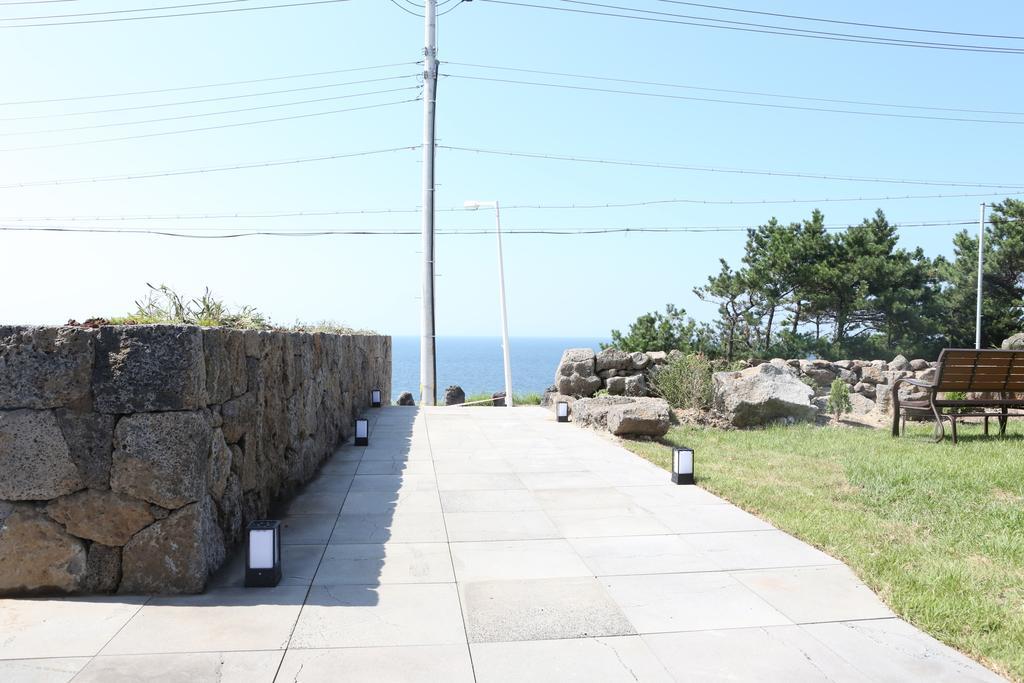 Plumeria Pension Jeju Buitenkant foto