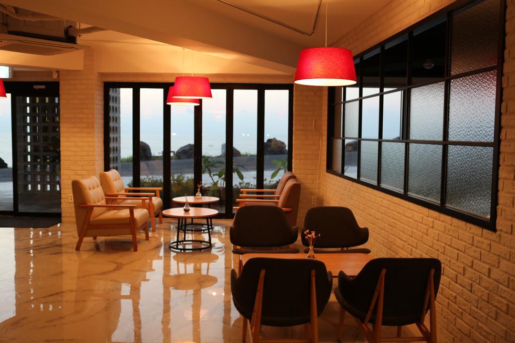 Plumeria Pension Jeju Buitenkant foto