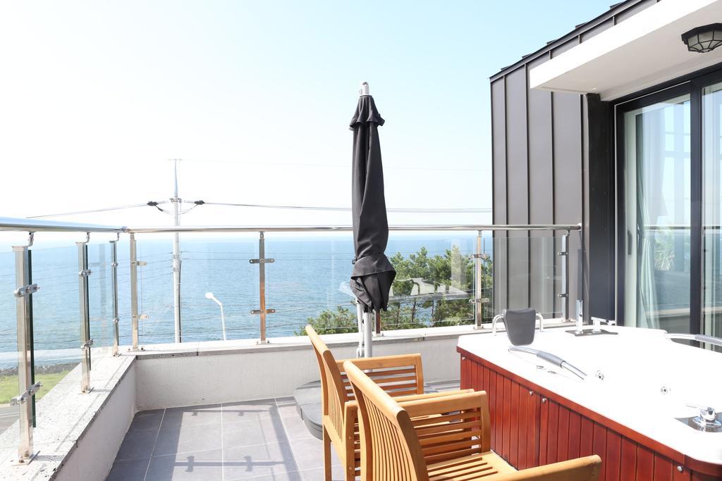 Plumeria Pension Jeju Buitenkant foto