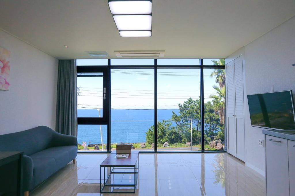 Plumeria Pension Jeju Buitenkant foto